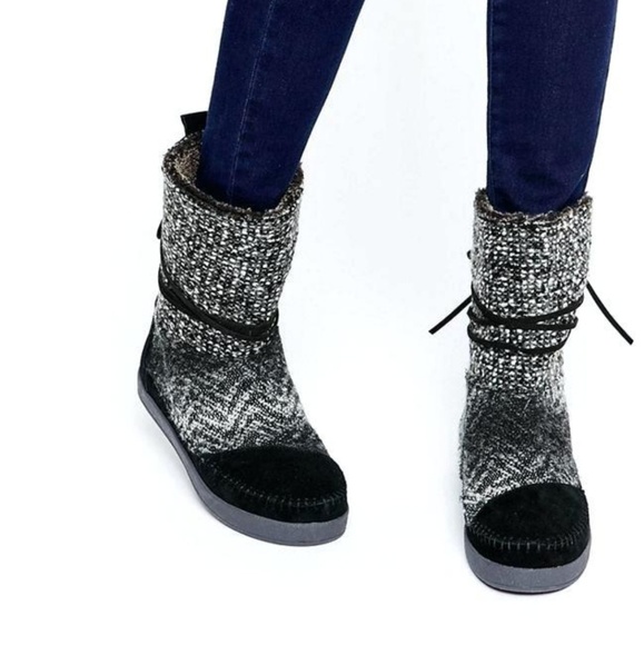 Toms Comfy Boots - Picture 5 of 6